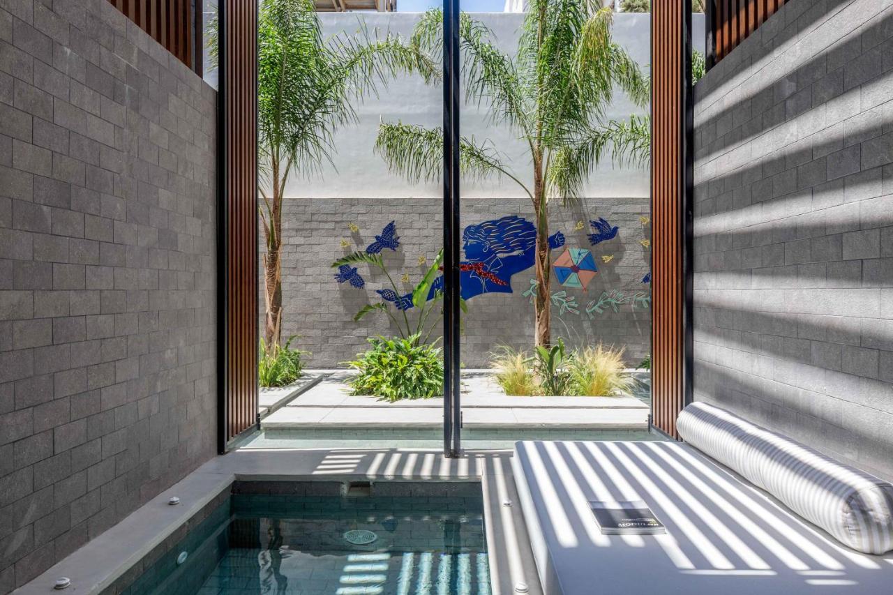 The Newel Psychiko Hotell Aten Exteriör bild The pool at the house