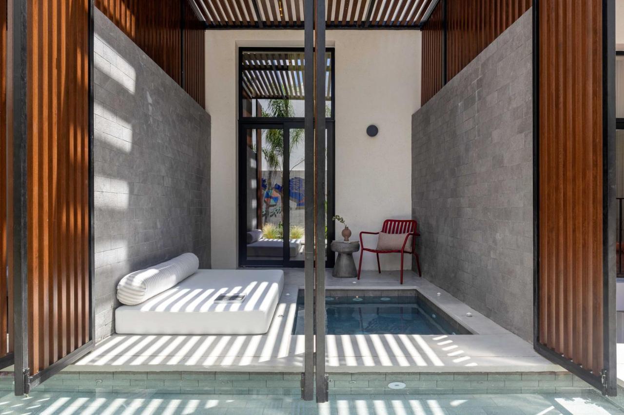 The Newel Psychiko Hotell Aten Exteriör bild The Spa at The Pearl