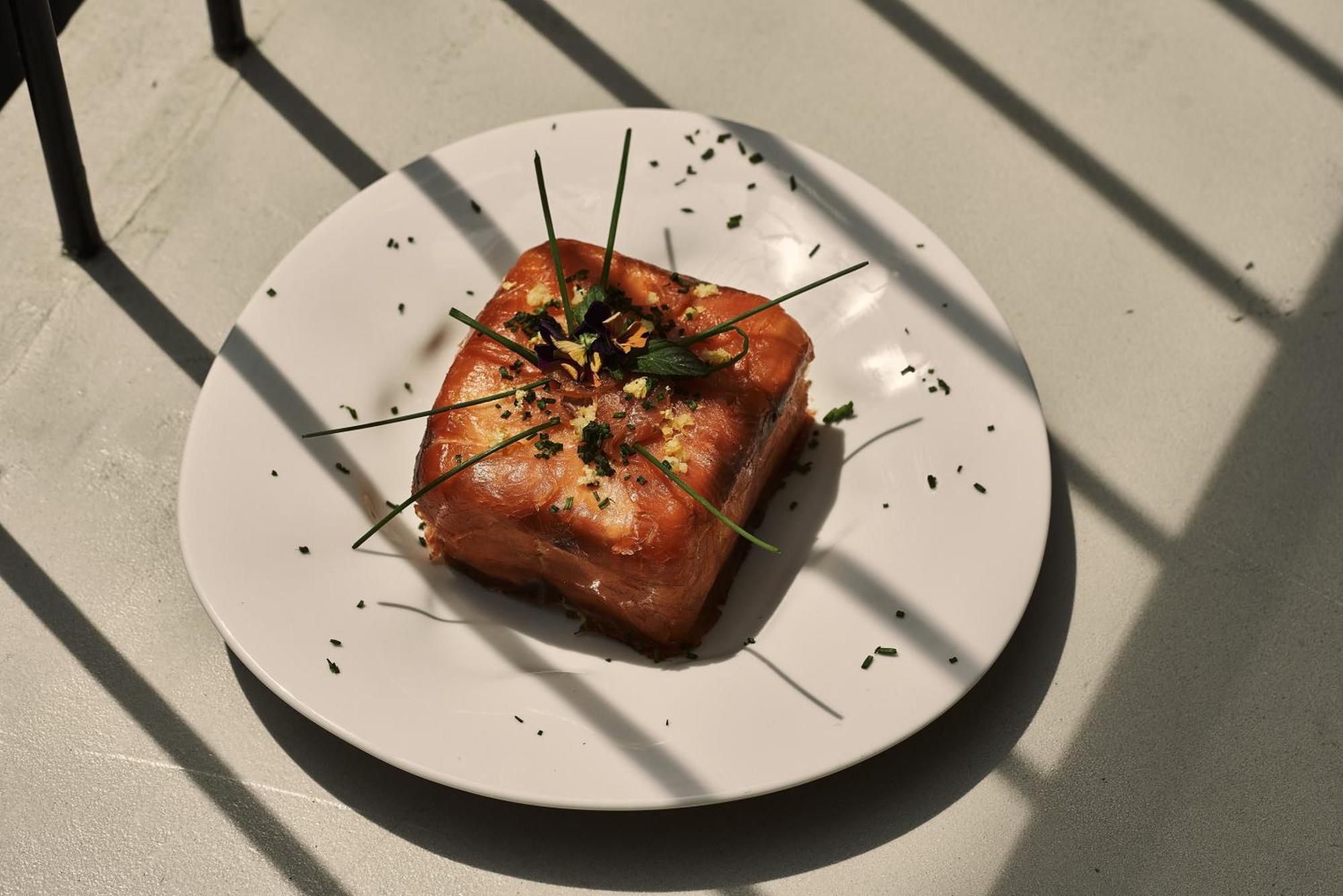 The Newel Psychiko Hotell Aten Exteriör bild Smoked halva