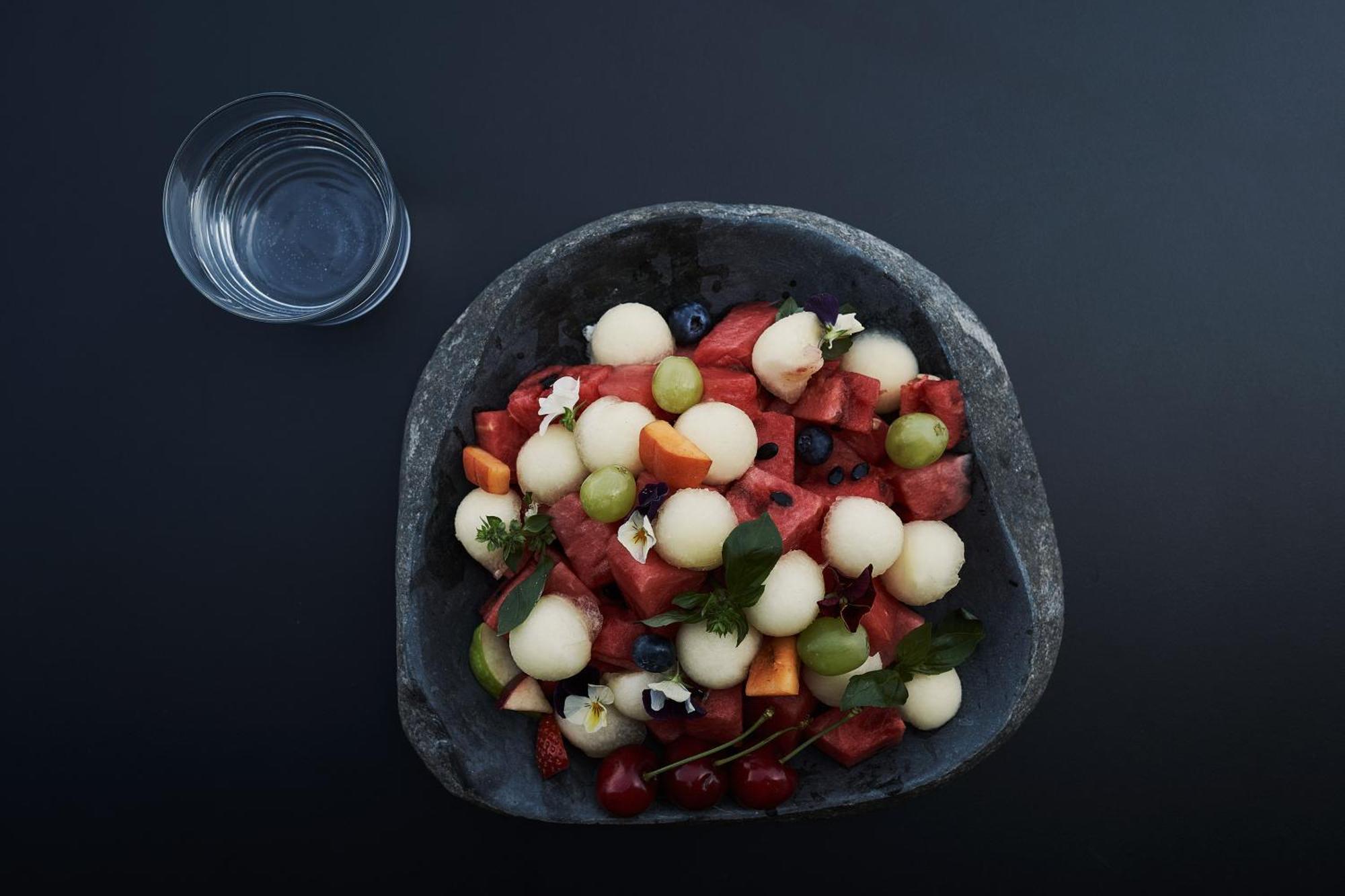 The Newel Psychiko Hotell Aten Exteriör bild Fruit salad
