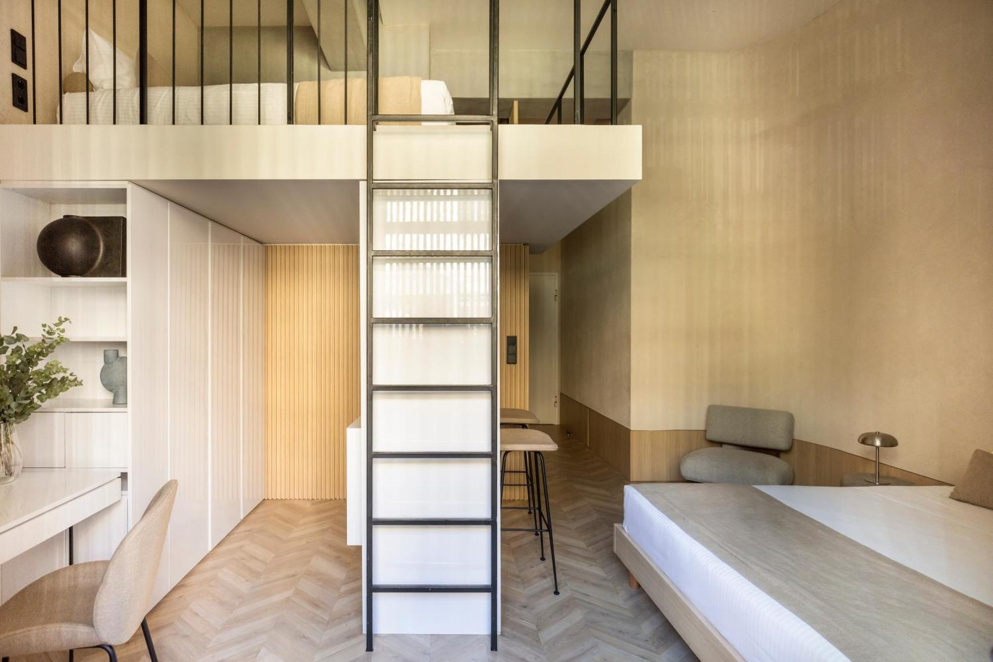 The Newel Psychiko Hotell Aten Exteriör bild A ladder leading to a mezzanine